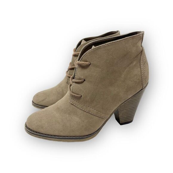 MIA Shawna Tan Taupe Faux Suede Heeled Lace Up Ankle Bootie Boots Women’s Size 7 - Picture 1 of 10